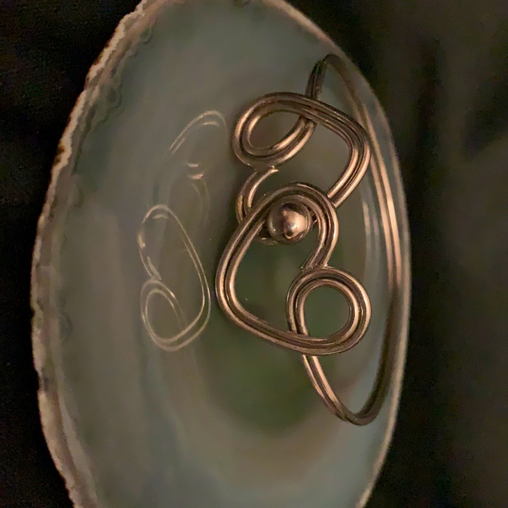 Silver double heart wire bangle